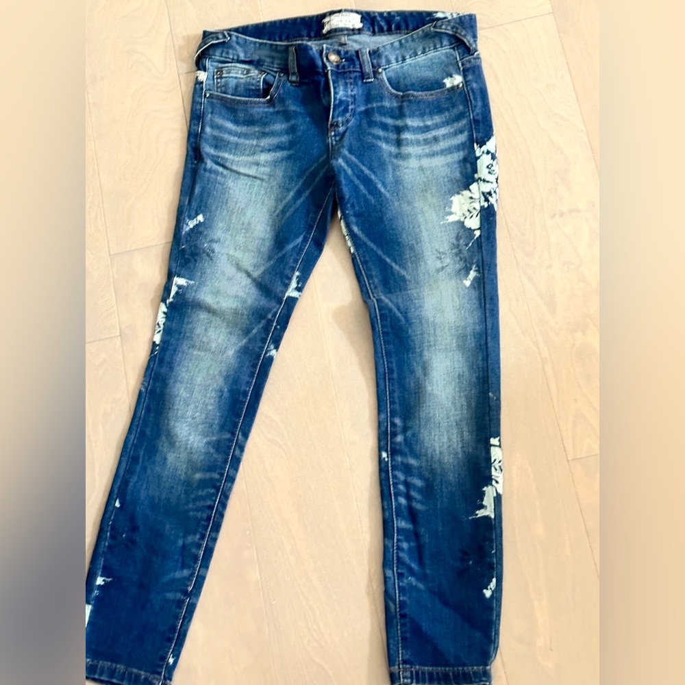 BNWOT RARE Free people floral detail skinny jeans size 26